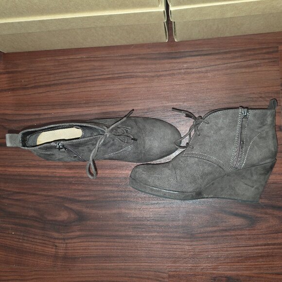 Dolce Vita Wedges - Picture 5 of 5